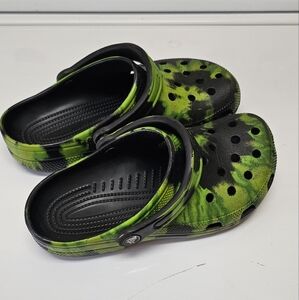 Crocs Tie Dye Green and Black Mens 5 Womens 7